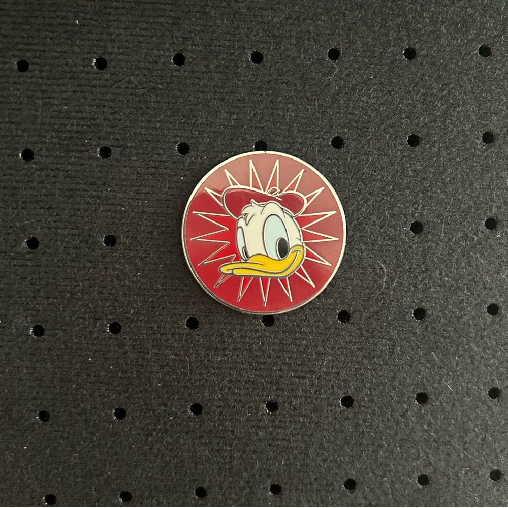 Magical Mystery Land Art - Donald Duck Pin